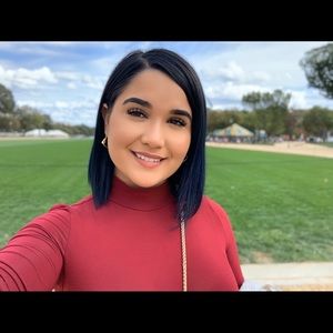 Meet your Posher, Ana